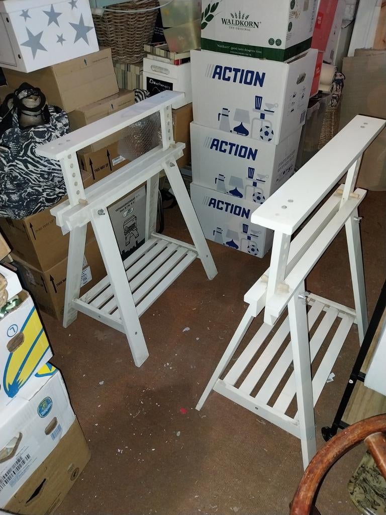 Houten schragen voor bureau, Ophalen