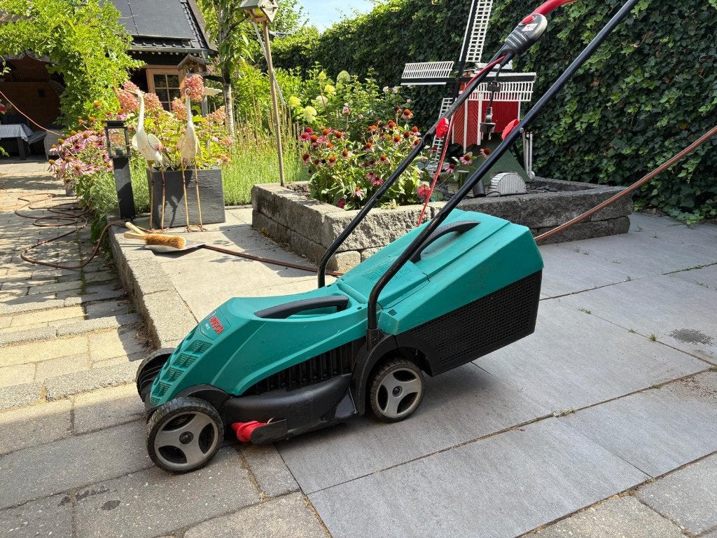 grasmaaier + verticuteerhark, Tuin en Terras, Cirkelmaaier, Gebruikt, Elektrische grasmaaier, Minder dan 30 cm