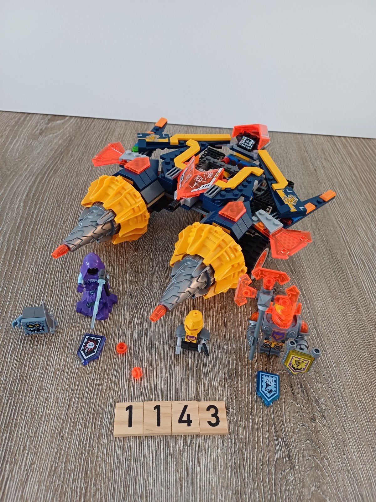 Lego Nexo Knights Axl's Rijdende Arsenaal 70354, Ophalen of Verzenden, Zo goed als nieuw
