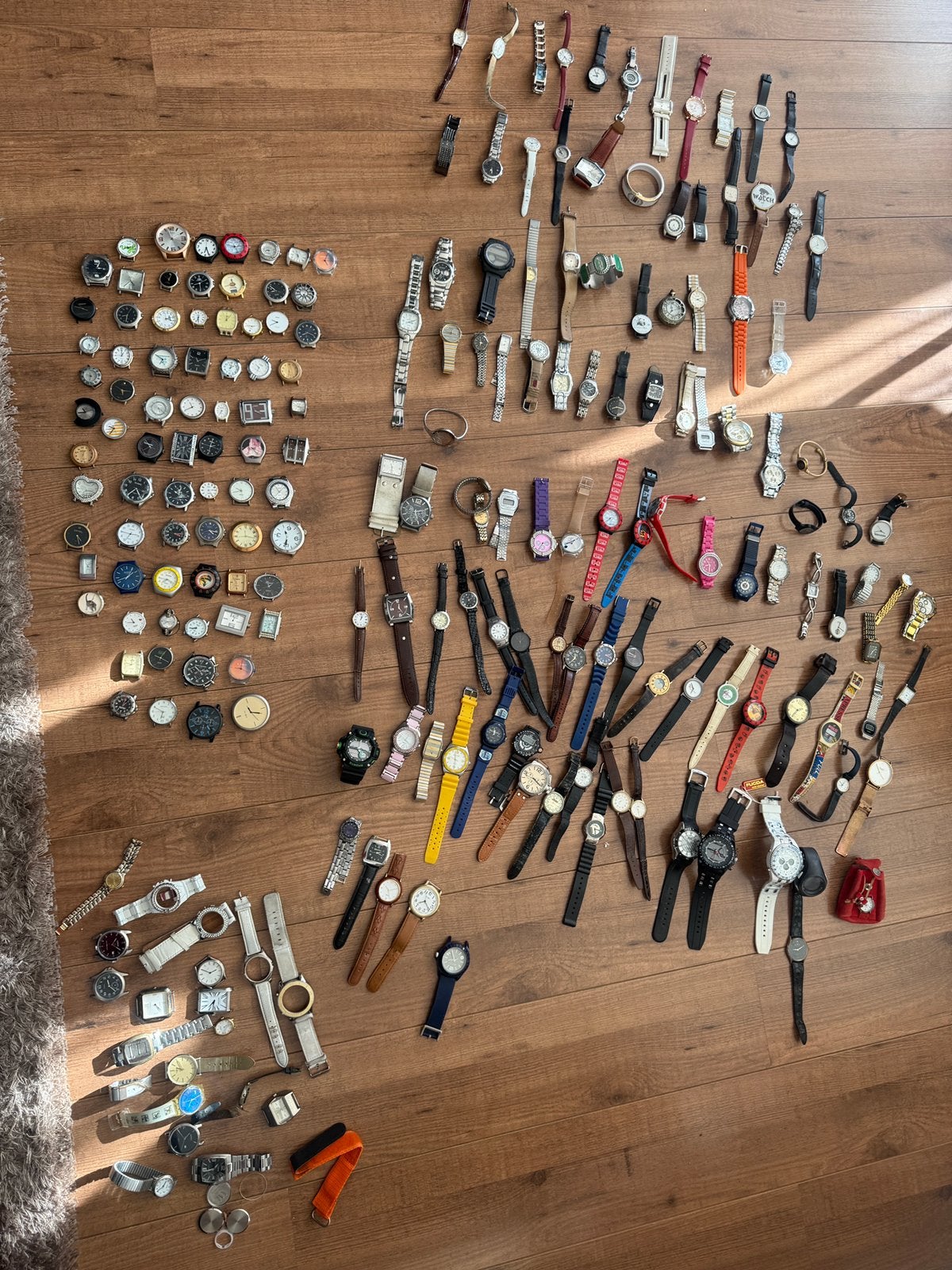 Grote partij diverse horloges (ca. 200 stuks) voor hobbyist/, Sieraden, Tassen en Uiterlijk, Overige merken, Gebruikt, Polshorloge