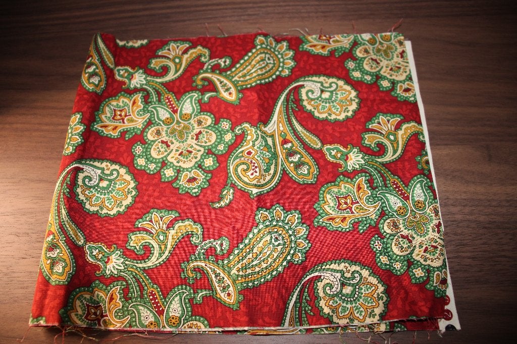Coupon 100% katoen stof - rood groen paisley look #4136, Nieuw, Ophalen of Verzenden, 30 tot 120 cm, Katoen