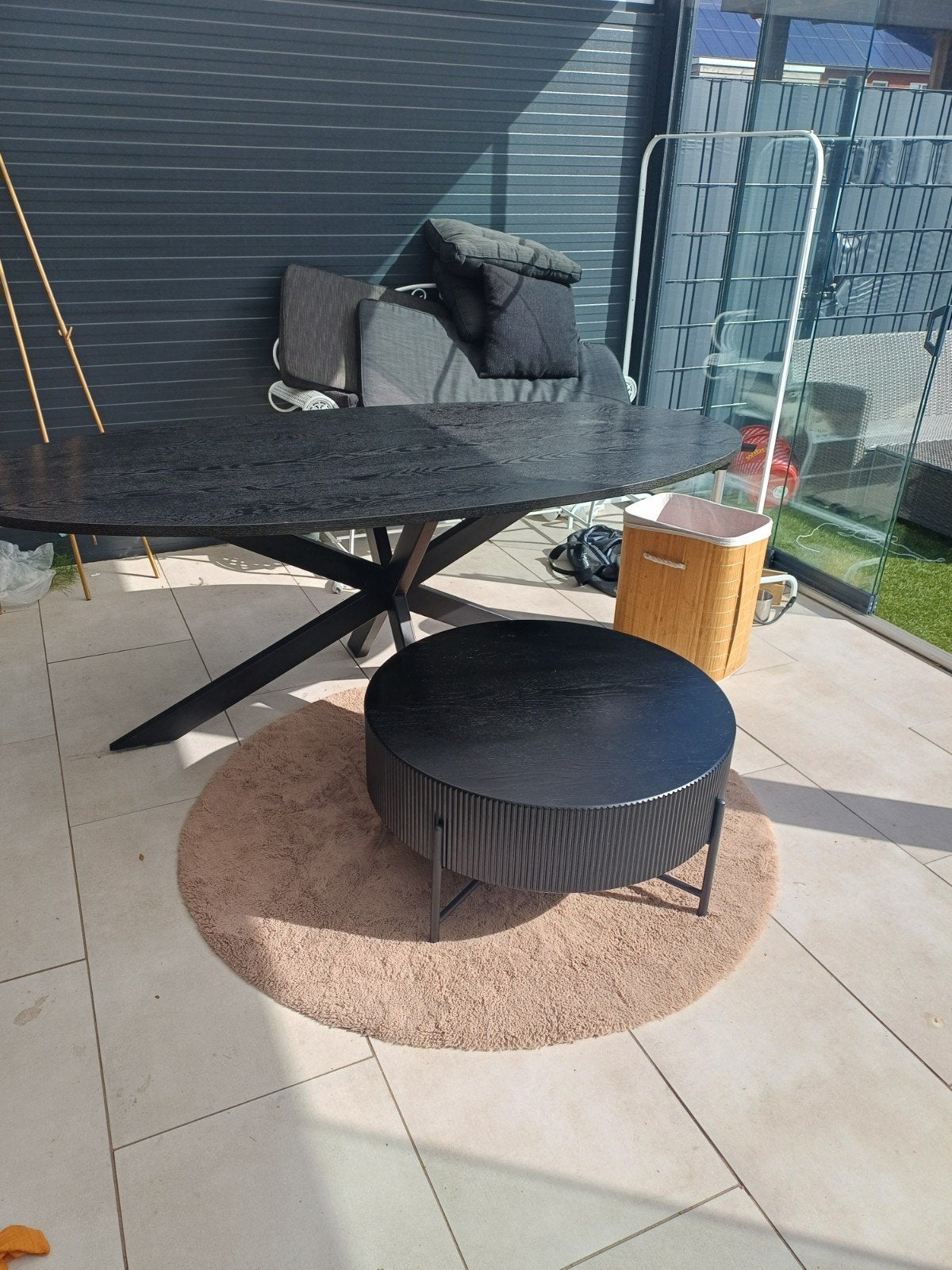Zwarte ronde salontafel met geribbeld design, Gebruikt, 50 tot 100 cm, Modern, Industrieel, Rond