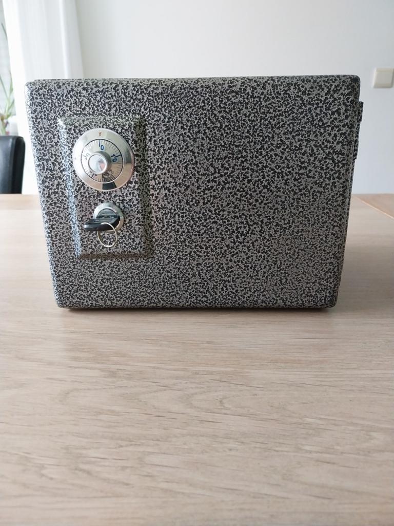 Compacte kluis met cijfer- en sleutelslot, Ophalen, Nieuw, Jongen of Meisje