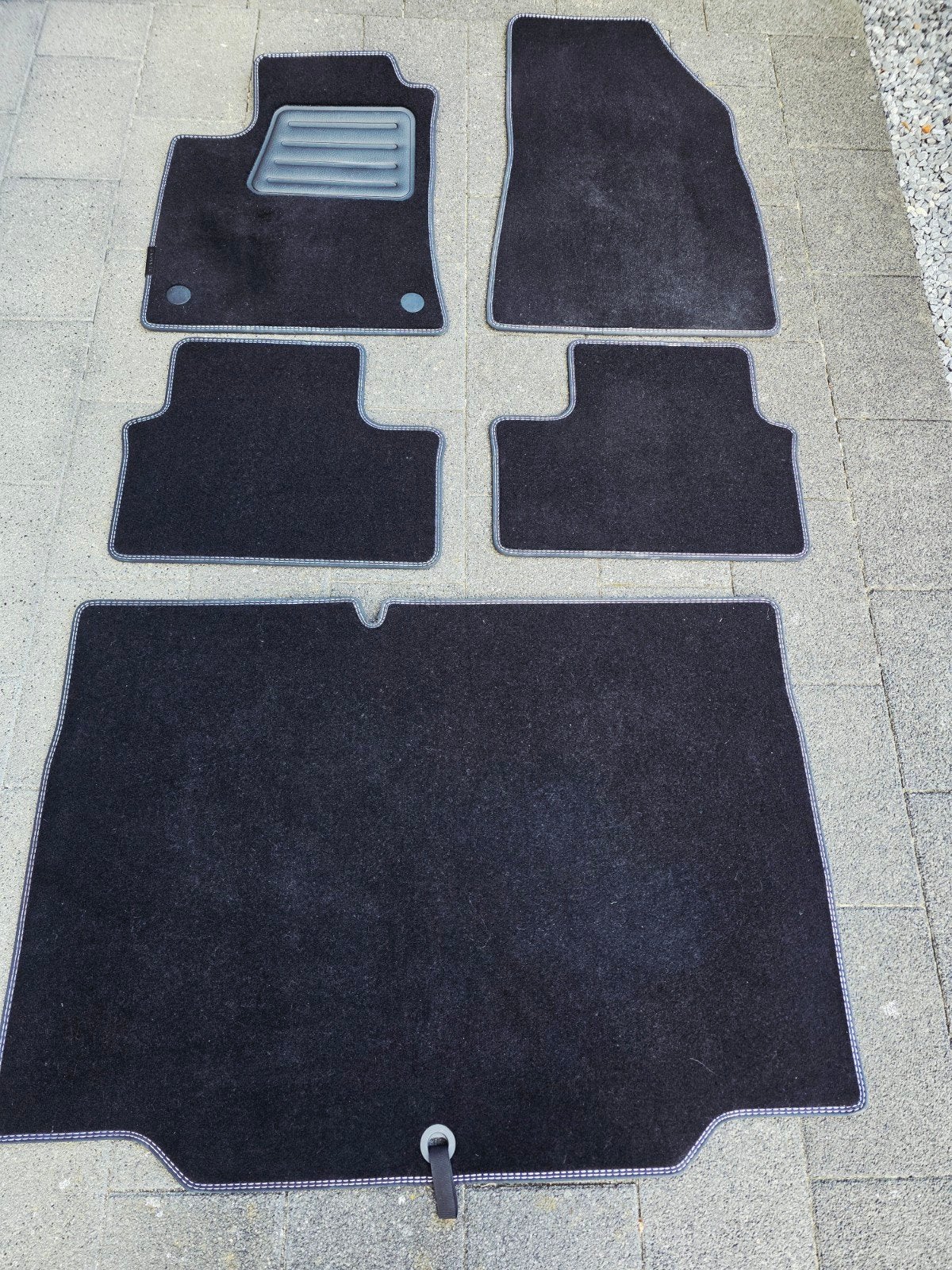 Mitsubishi Colt HEV luxe velours kofferbakmat + automatten, Ophalen of Verzenden, Zo goed als nieuw