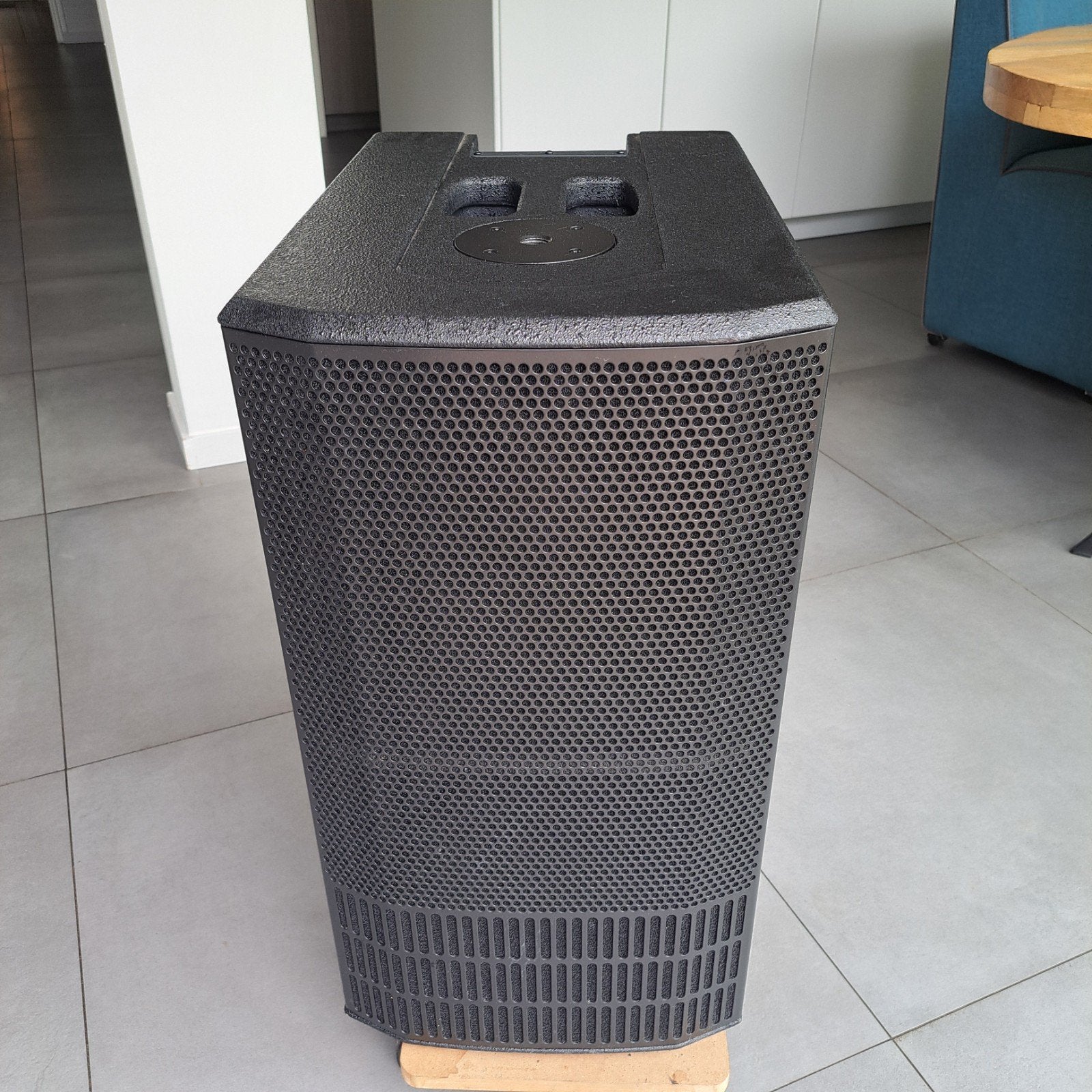 DB Technologies ES1002 Subwoofer - Zo goed als nieuw, Ophalen of Verzenden, Zo goed als nieuw