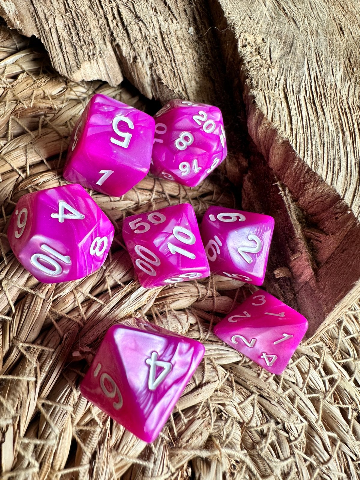 DND Dice / roze gemarmerd / dobbelstenen / RPG / D&D / Nieuw, Hobby en Vrije tijd, Wargaming, Ophalen of Verzenden, Nieuw