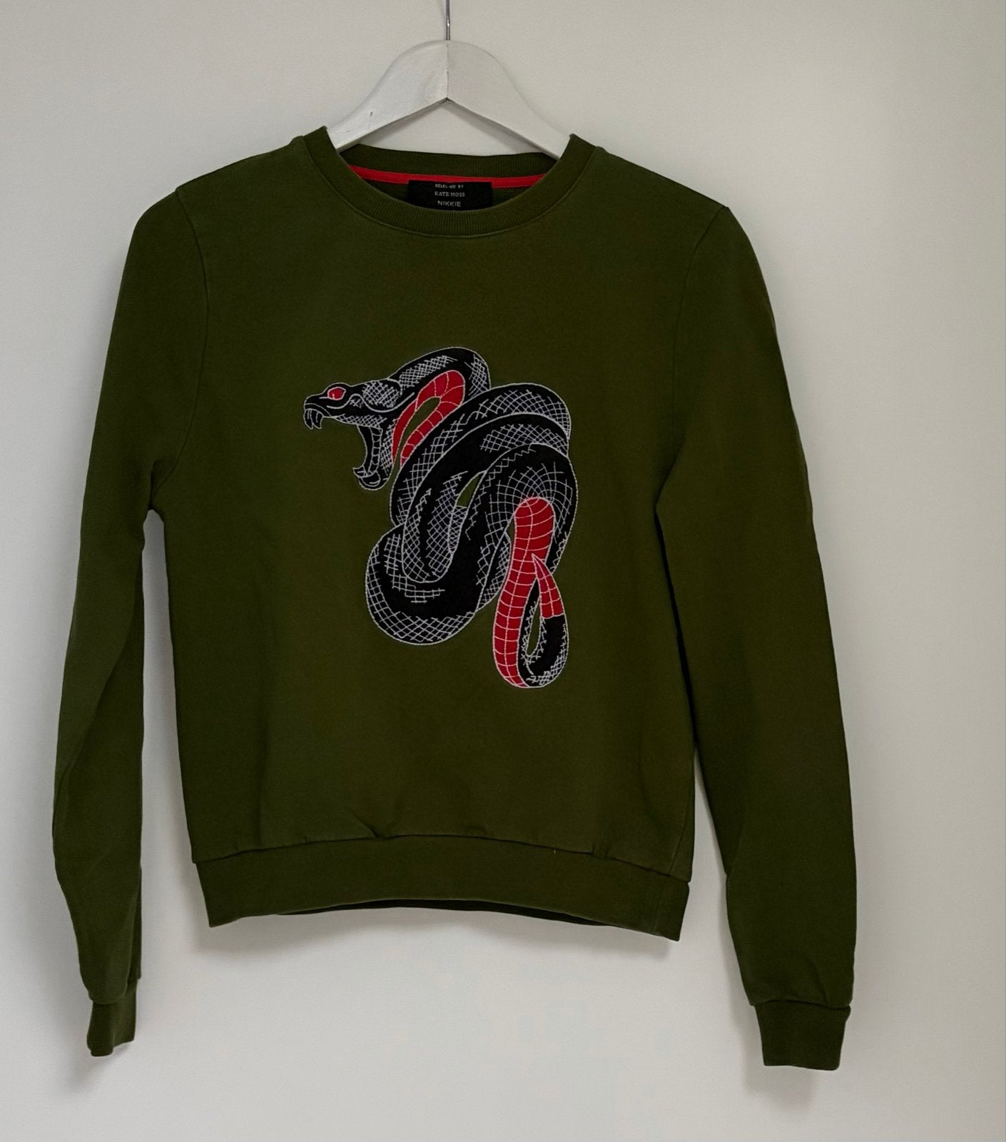 Nikkie by Kate Moss sweater met slangprint - Maat 38 (M), Kleding | Dames, Ophalen of Verzenden, Zo goed als nieuw, Maat 38/40 (M)