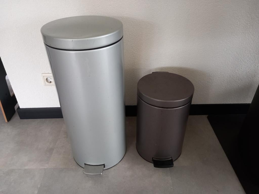 Brabantia prullenbakken 2 stikstof 30 en 12 liter, Ophalen, Gebruikt, Rvs, Minder dan 50 cm