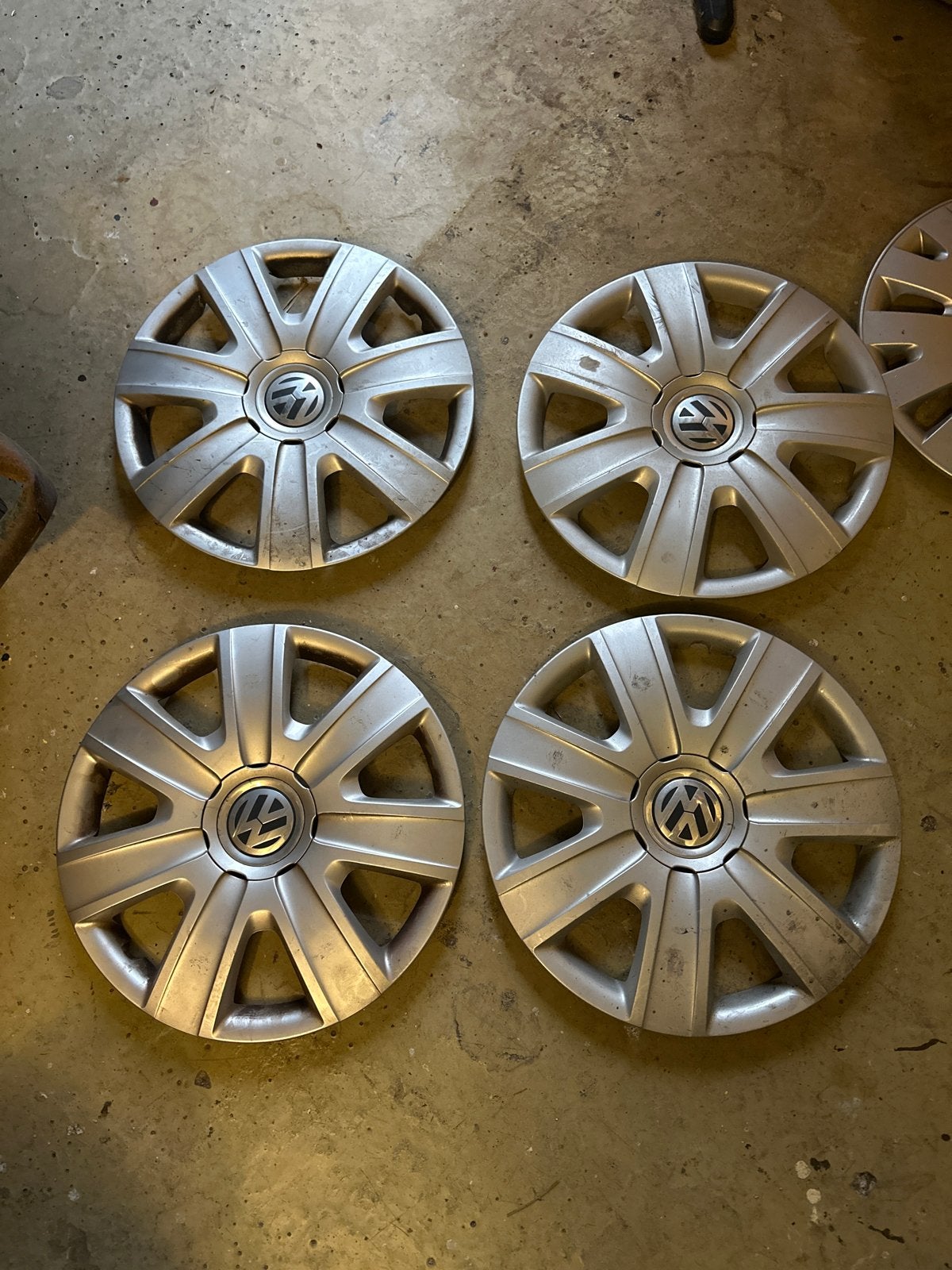 4 originele Volkswagen Polo 6R wieldoppen 6R0601147, Auto diversen, Wieldoppen, Ophalen of Verzenden, Gebruikt