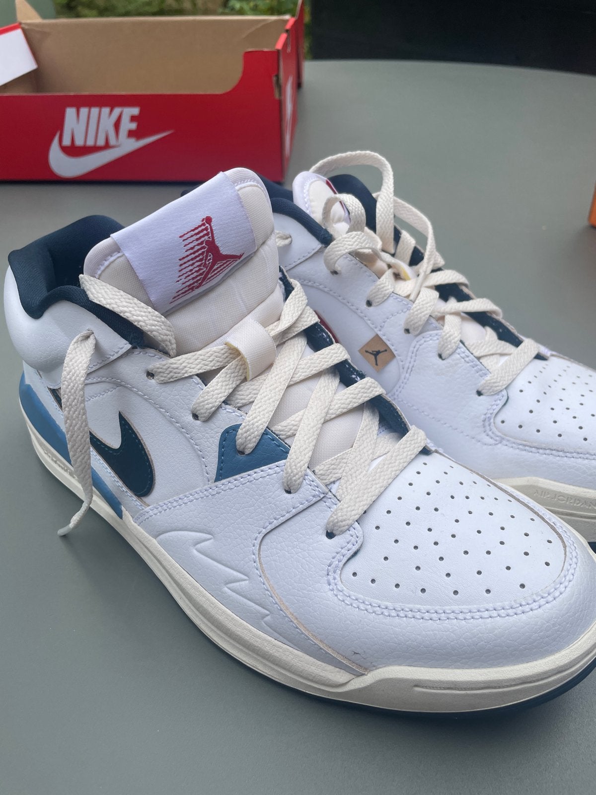 Nike Air Jordan Flight Sneakers - Maat 43, Ophalen of Verzenden, Zo goed als nieuw, Wit, Sneakers of Gympen
