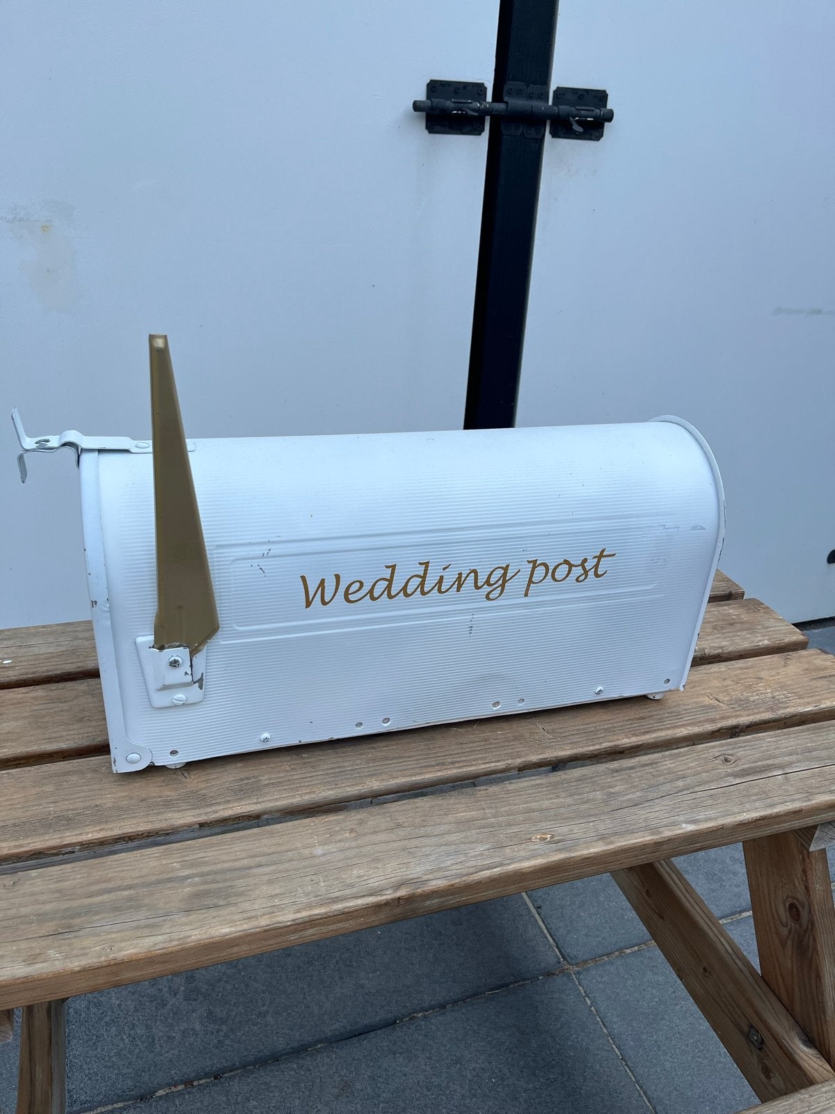 Witte 'Wedding Post' brievenbus voor bruiloften, Ophalen, Gebruikt, IJzer, Staande brievenbus