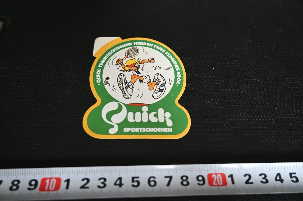 sticker Strip Dik Bruynesteyn QUICK sportschoenen TENNIS, Ophalen, Zo goed als nieuw