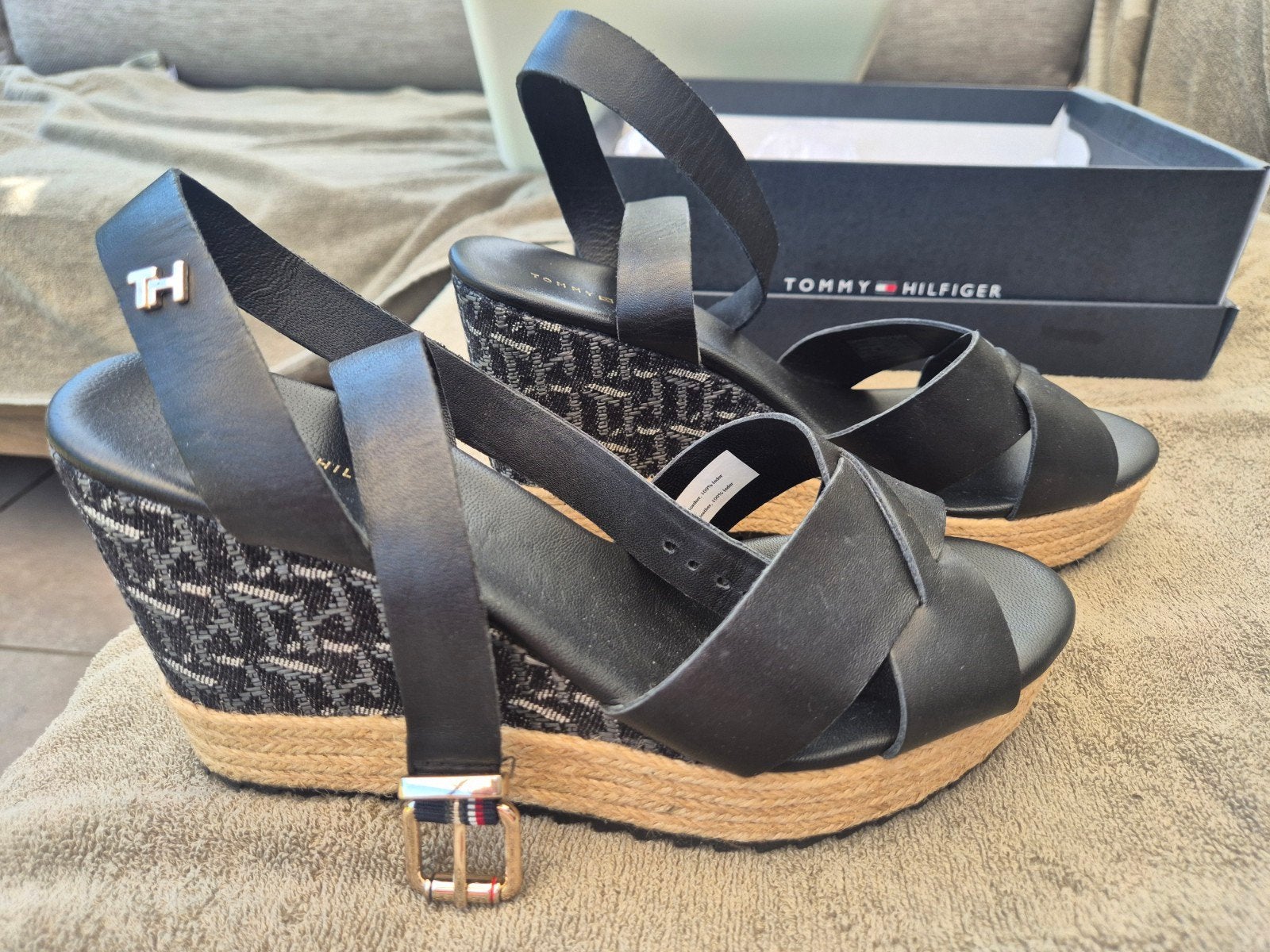 Tommy Hilfiger wedge sandals Sandalen maat 41, Ophalen of Verzenden, Nieuw, Zwart, Sandalen of Muiltjes