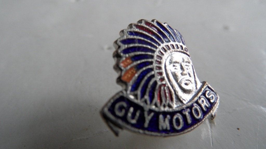 Guy motors oldtimermotor speld, geëmailleerde broche, Verzenden, Gebruikt, Merk, Speldje of Pin