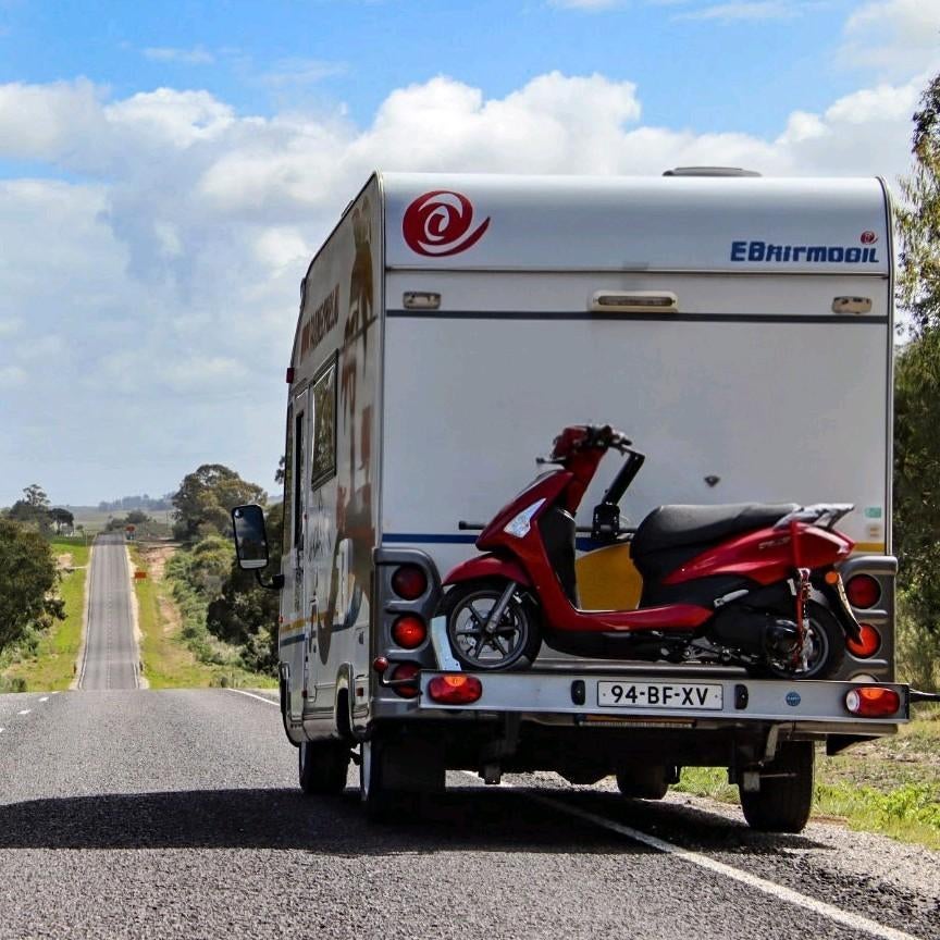 Eura Mobil i566LS integraal camper MB Sprinter Airco lage KM, Integraal, Ringverwarming, Treinzit, Afzuigkap