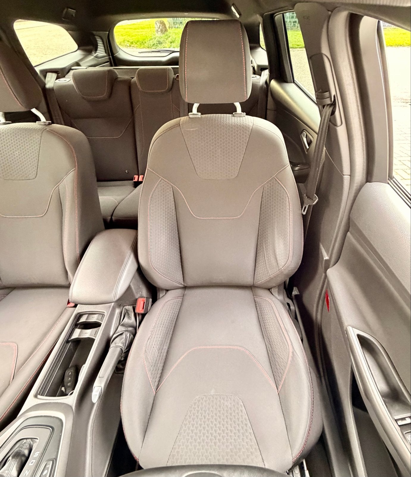 Foto 17 van Ford Focus ST-line 1.5 Ecoboost 182pk 2017 Zwart