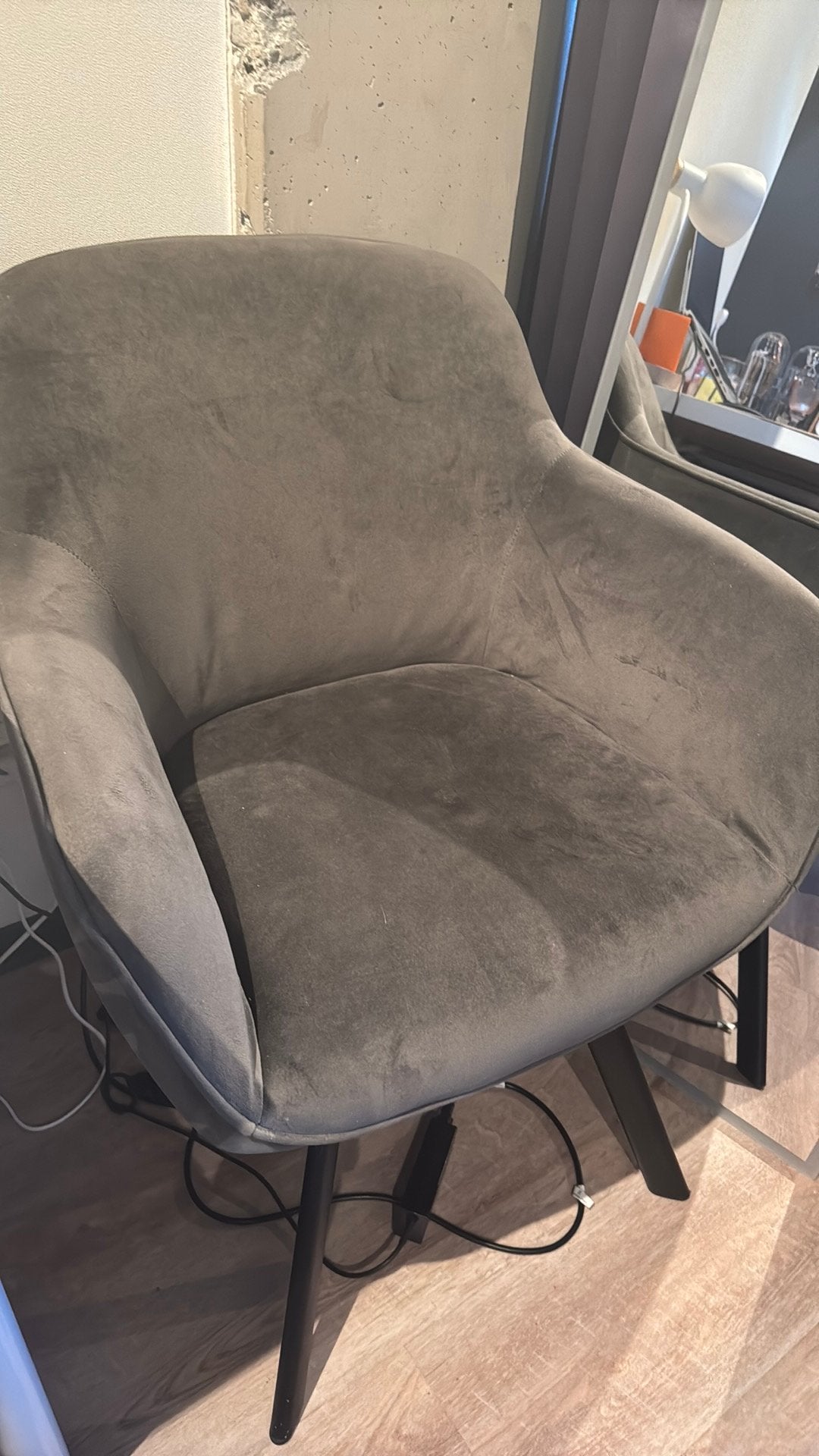 1 of 2 grijs stoelen, Ophalen, Zo goed als nieuw, 75 tot 100 cm, Minder dan 150 cm