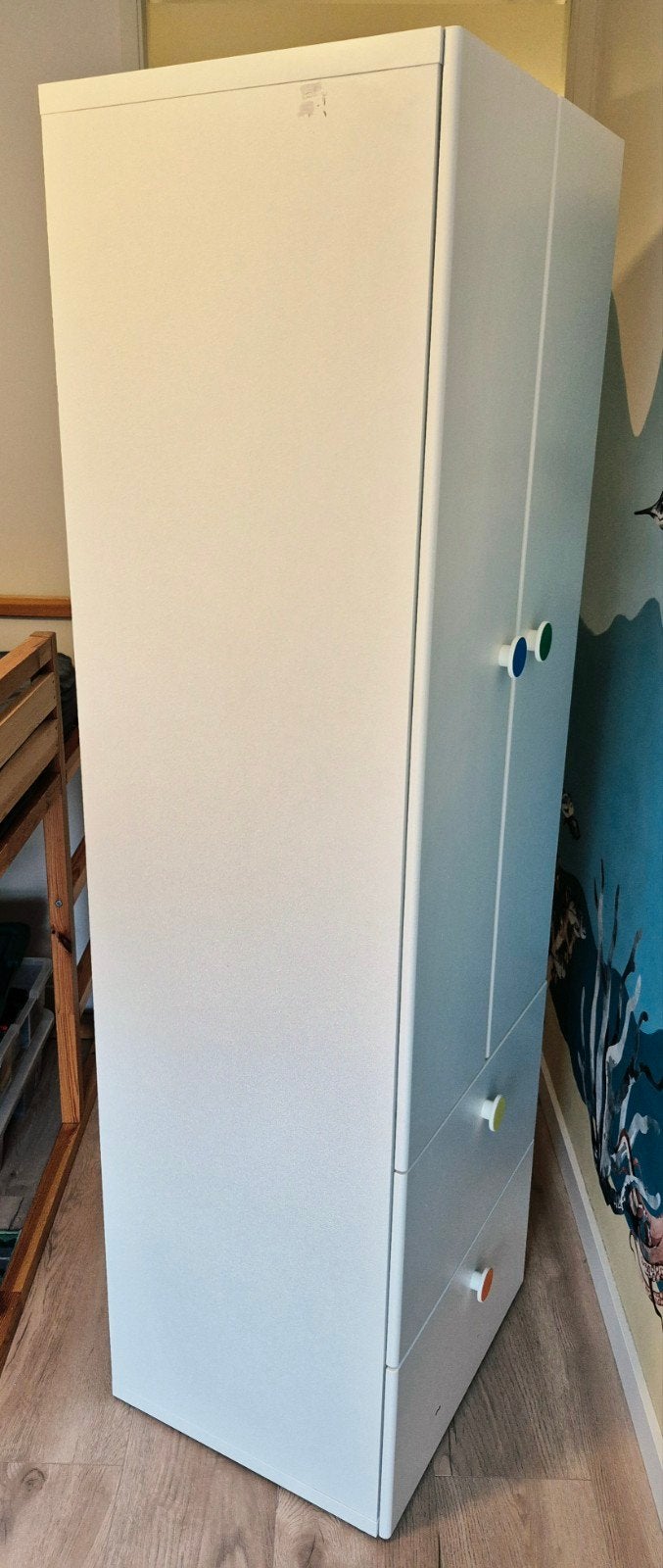 Foto 4 van Ikea kinder kledingkast 2 lades met hang gedeelte