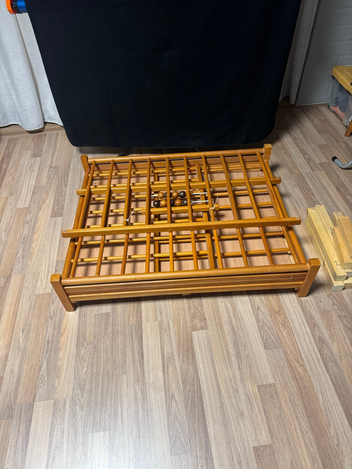 Houten box met kralenrek - verstelbaar, Ophalen of Verzenden, Gebruikt, Vierkant, In hoogte verstelbaar