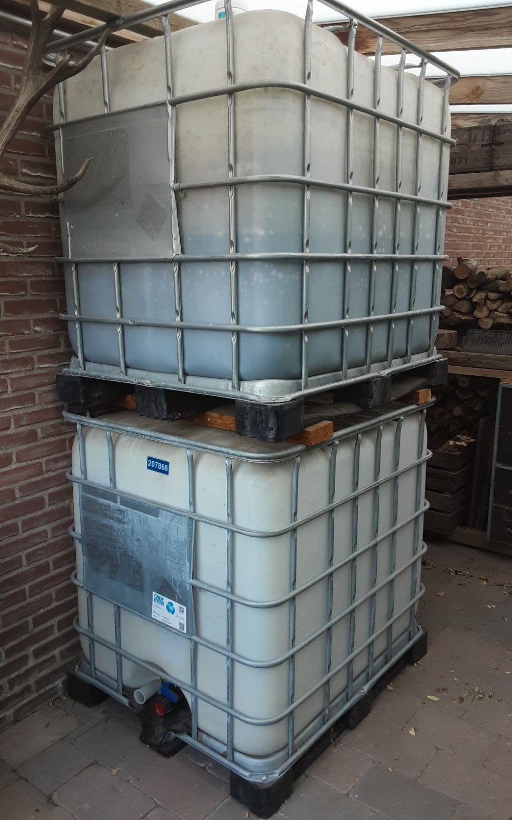 2 IBC tanks van 1000 ltr., Ophalen, Kunststof, Gebruikt, Met kraantje