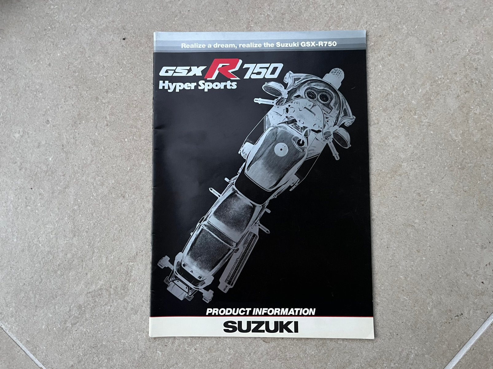 Originele folder product informatie Suzuki Gsx R 750 1984, Ophalen of Verzenden, Suzuki
