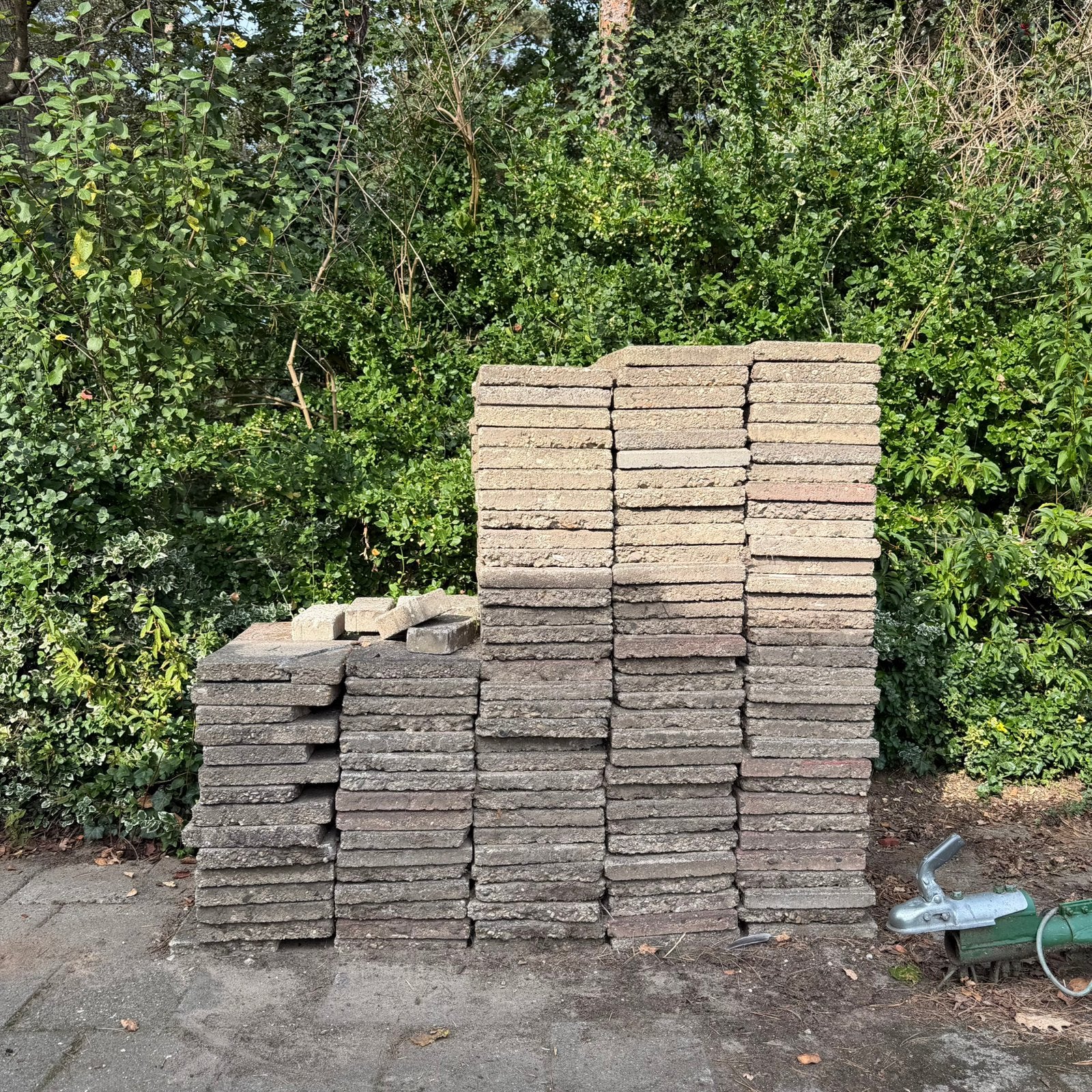 250 gebruikte stoeptegels, Ophalen, Gebruikt, Beton, Terrastegels