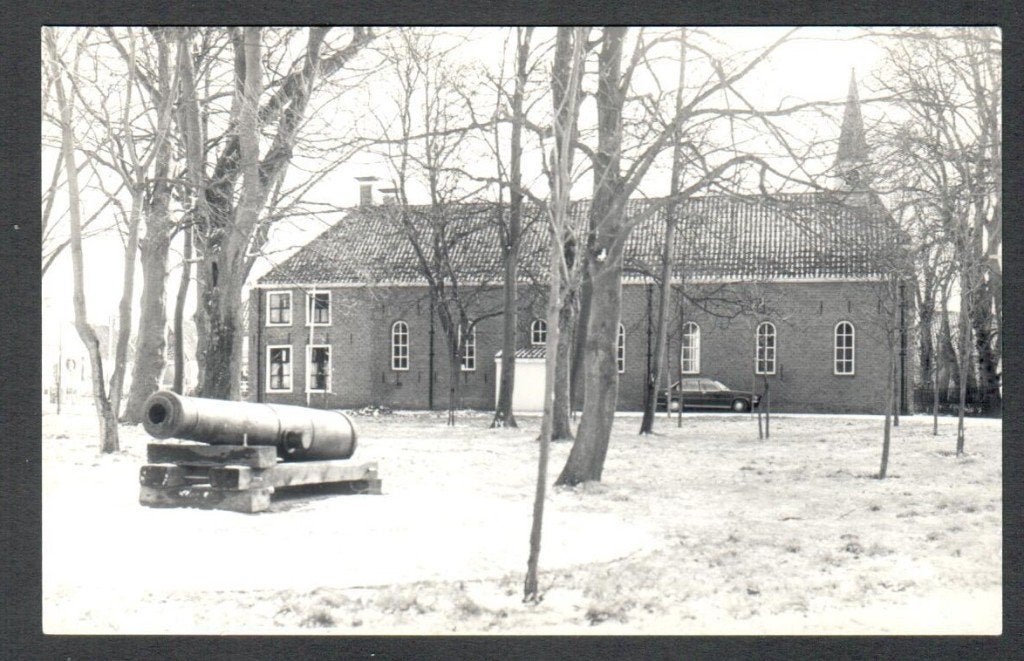 Oude Ansicht - Oudeschans - Kerkje met Pastorie en kanon  Gr, Verzamelen, Ophalen of Verzenden, 1940 tot 1960, Ongelopen, Groningen
