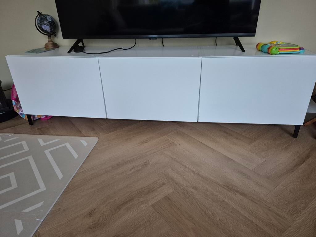 Wit tv-meubel ikea met drie deuren, Ophalen, 25 tot 50 cm, Minder dan 100 cm