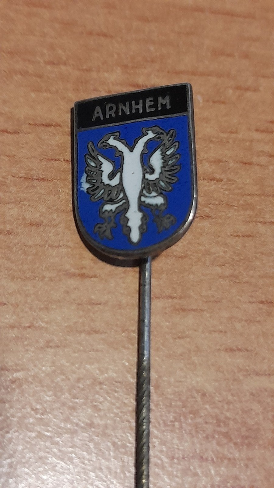 Vintage Speldje Arnhem met Dubbele Adelaar, Verzenden