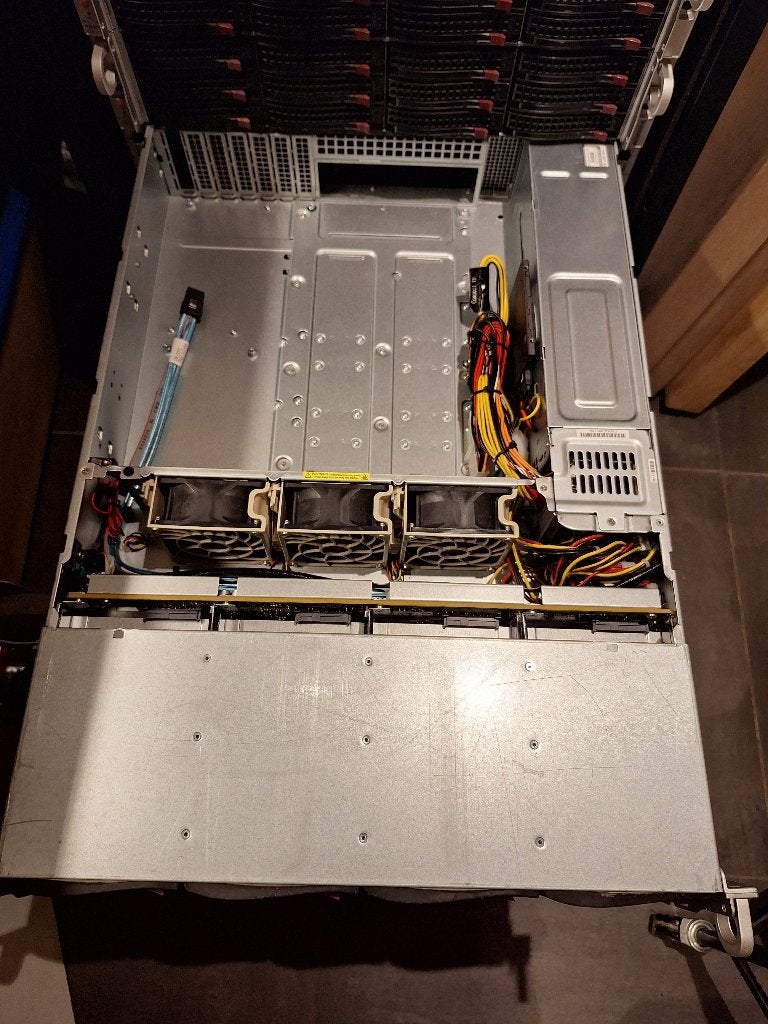 Moet weg: 2U server supermicro 12 bay, evt rails en voeding, Computers en Software, Ophalen of Verzenden, Gebruikt