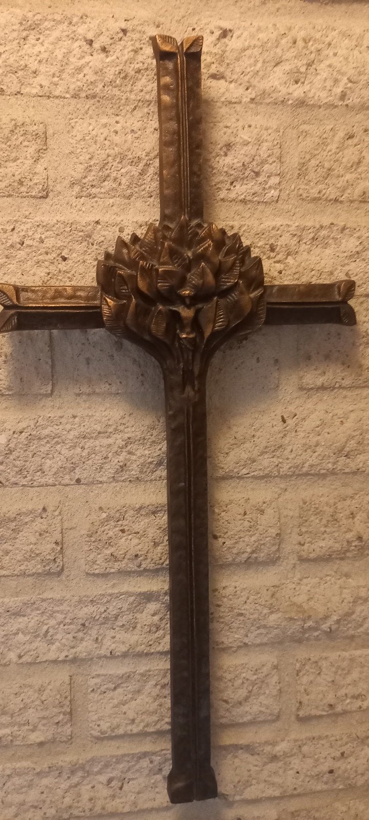 PRACHTIG BEWERKT 58 cm HOOG  EN ZWAAR ANTIEK BRONZEN KRUIS, Ophalen of Verzenden