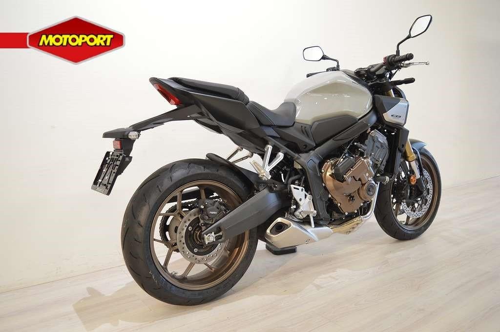 Honda CB 650 R ECT (bj 2026), Wijngaardveld 1
9300  AALST, BE, Bedrijf, Mc.benelux@honda-eu.com, HONDA MOTOR EUROPE Ltd Belgian Branch