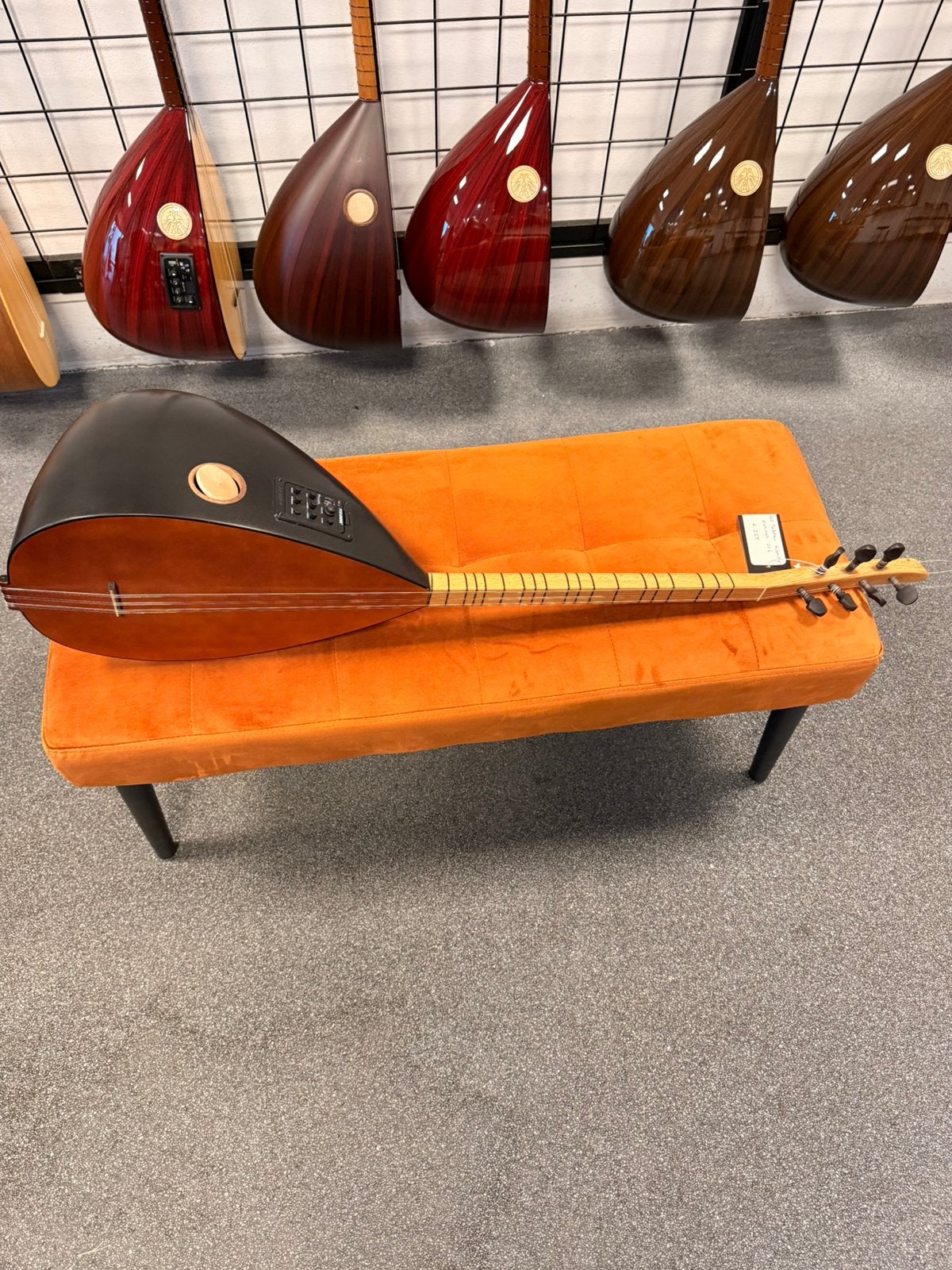 saz siyah orta kalite kısa sap, 7007dc, Aura muziek, Nieuw, Ophalen of Verzenden