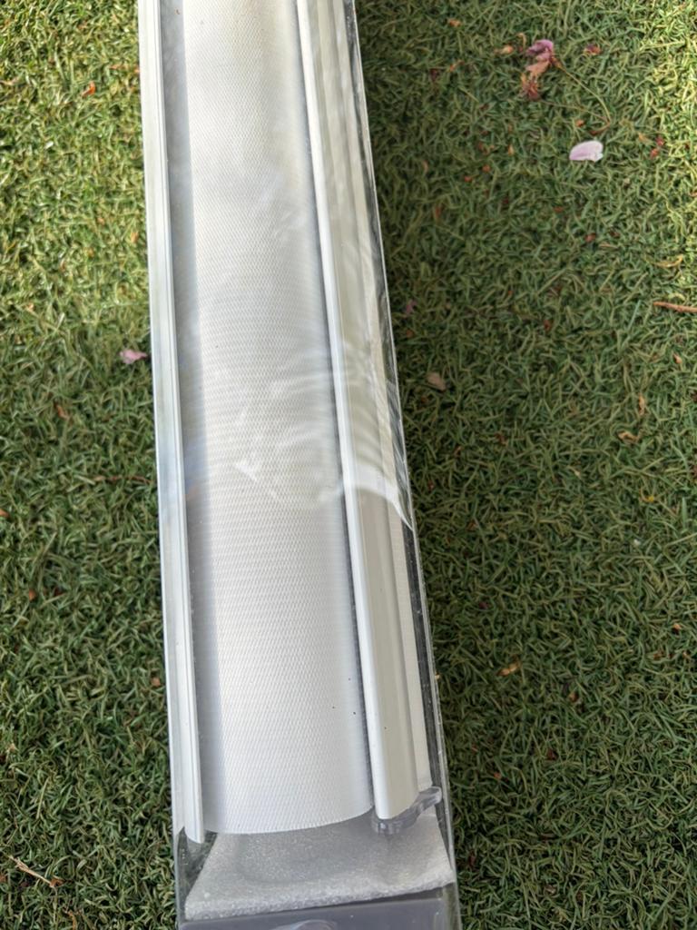 Rolgordijn nieuw uit verpakkking - H. 240cm xB. 210cm € 50,, Ophalen of Verzenden, Zo goed als nieuw, Minder dan 50 watt