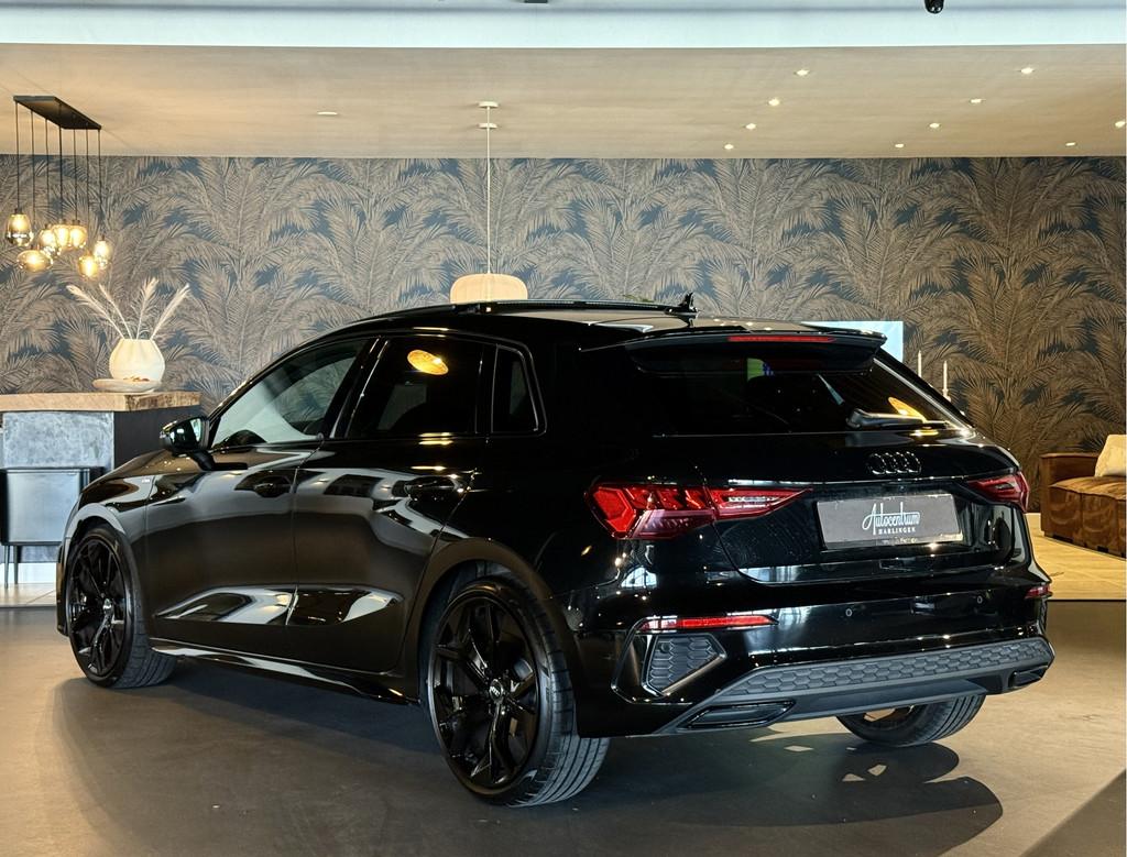 Audi A3 Sportback 3x S-Line I Pano I RS I Black on Black, Gebruikt, Origineel Nederlands, Bedrijf, Hybride Elektrisch/Benzine