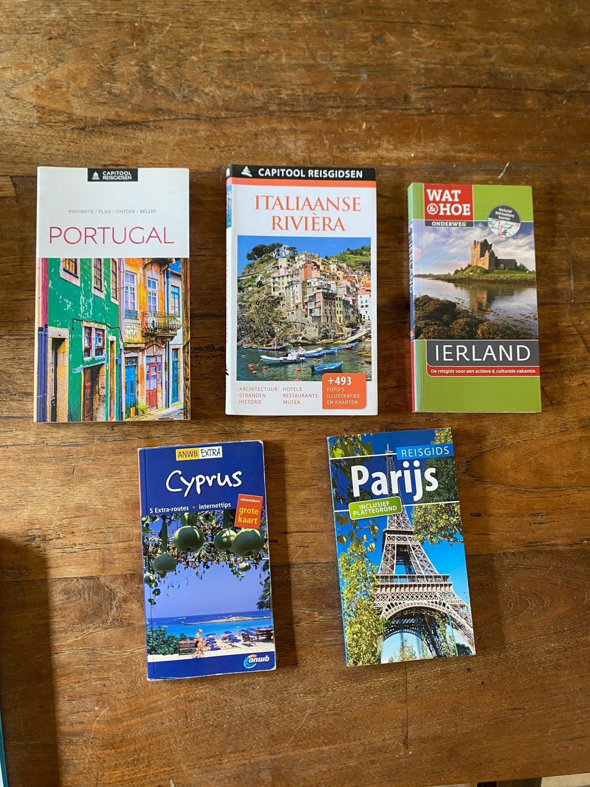 Reisgidsen bundel: Portugal, Italië, Ierland, Cyprus, Parijs, Gelezen, Europa, Ophalen of Verzenden, Reisgids of -boek