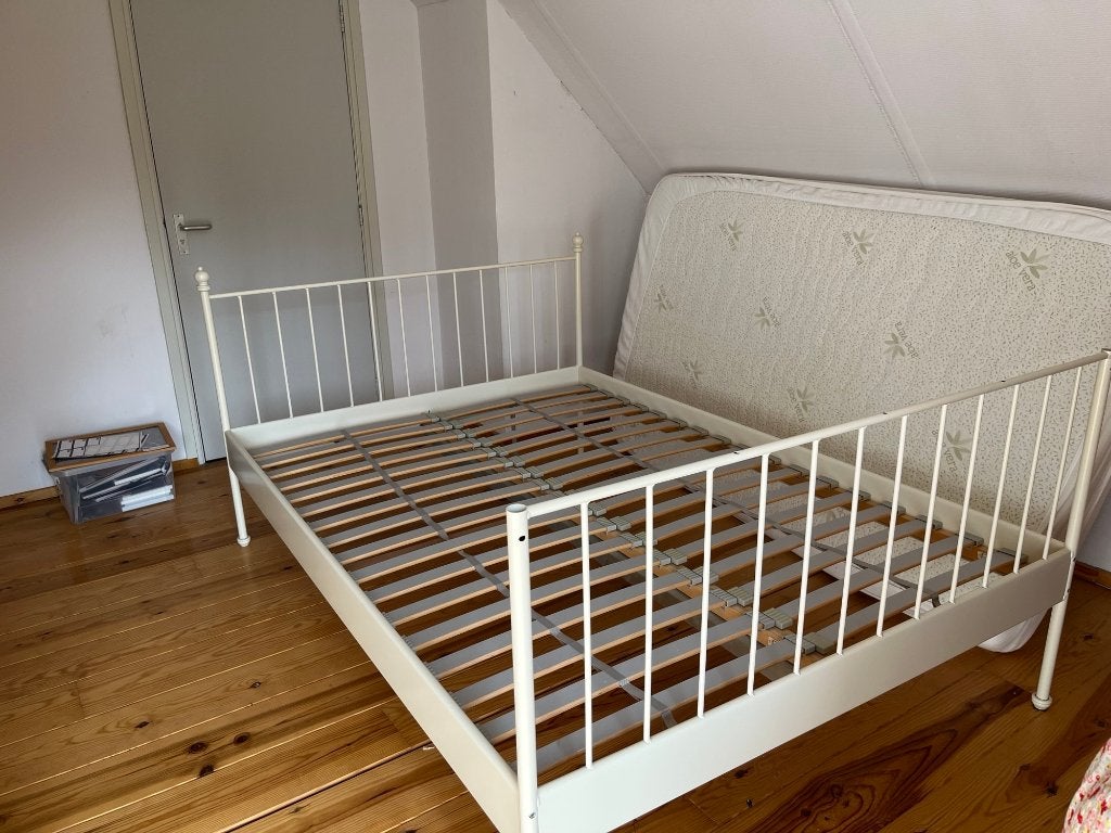 Ikea ijzer bed met lattenbodems 200 x 140, Ophalen, Overige materialen, Gebruikt, 140 cm