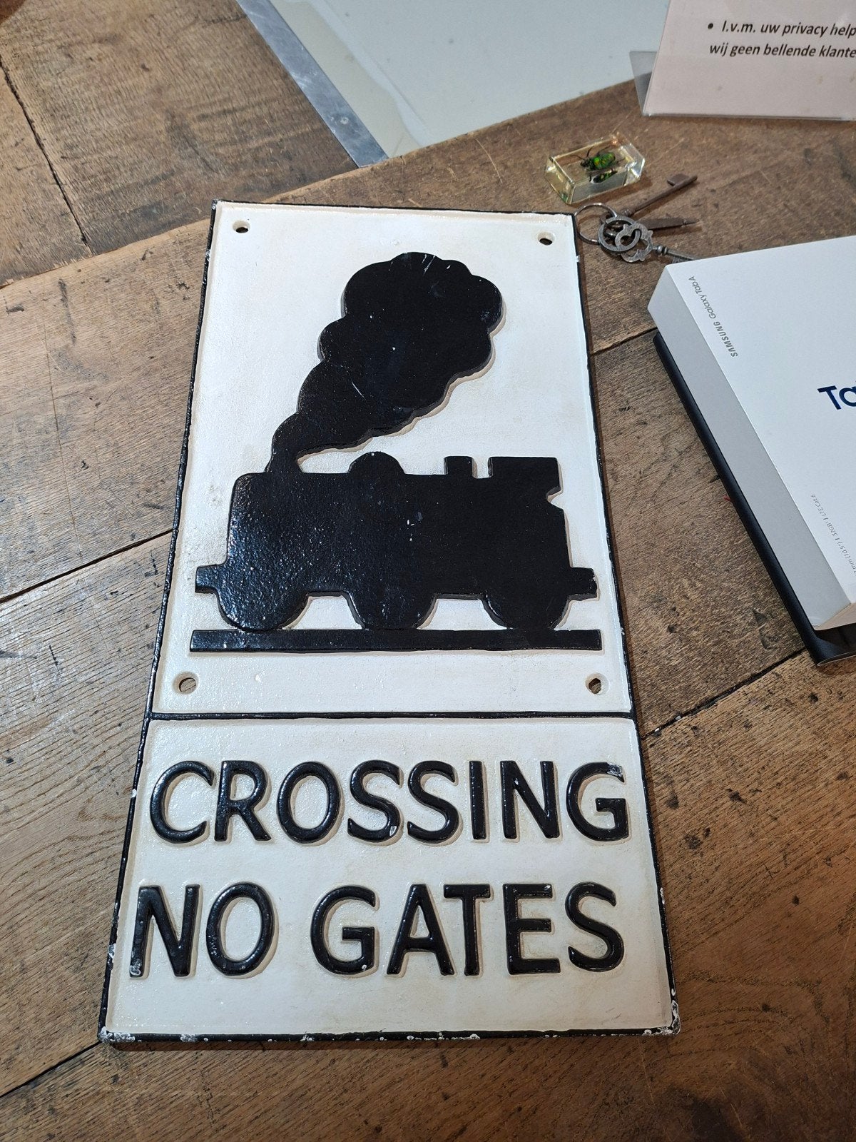 Gietijzeren Spoorwegbord 'Crossing No Gates', Gebruikt, Onbekend, Ophalen of Verzenden, Onbekend