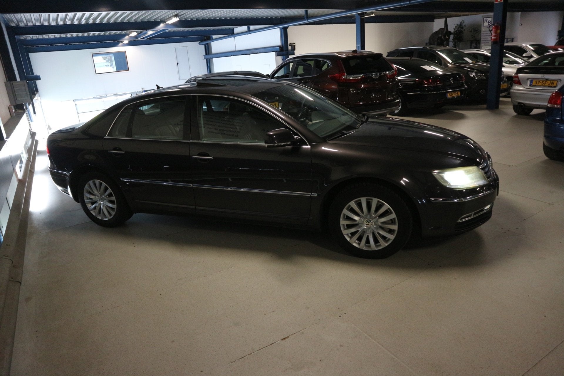 Volkswagen Phaeton 3.0 TDI 5p / SCHUIFDAK / A KWALITEIT ! !, Auto's, Automaat, Euro 5, Gebruikt, Bruin