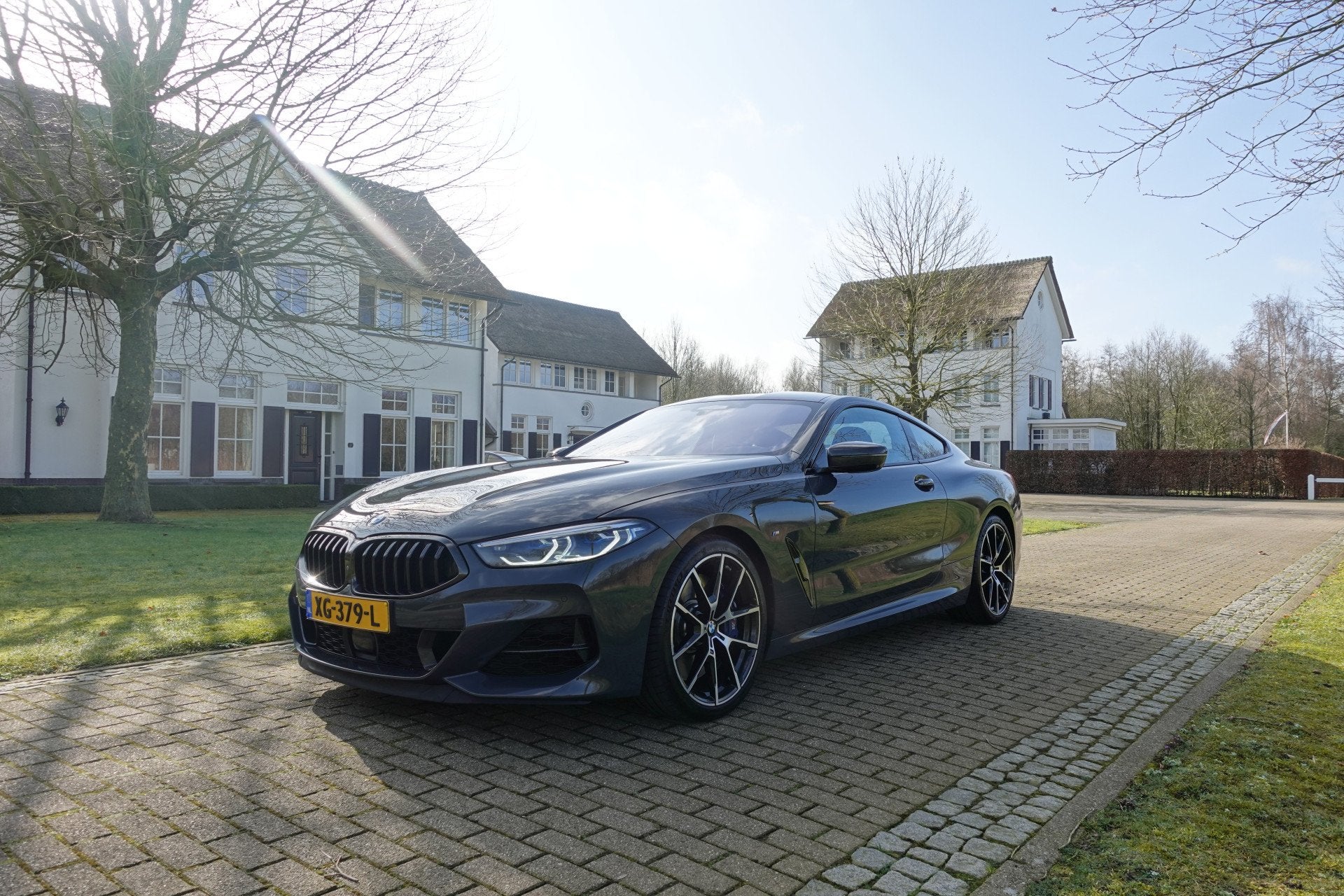 BMW 8 Serie M850i M850i xDrive High Executive | Carbon Core, Auto's, BMW, 12 maanden, Gebruikt, 120 €/maand, Vierwielaandrijving