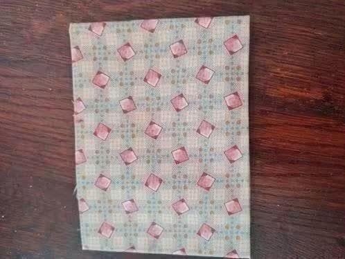 Stukje stof 25x24 cm voor poppenhuis miniaturen, Ophalen of Verzenden