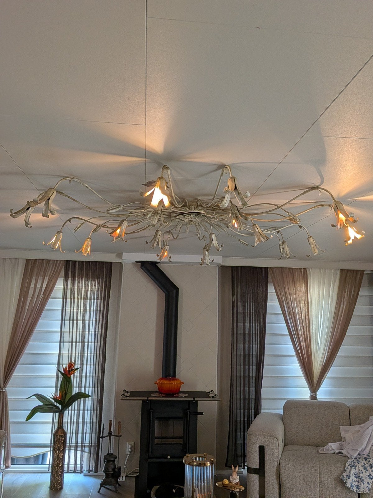 Grote vintage plafondlamp in bloemendesign, Huis en Inrichting, Lampen | Hanglampen, Zo goed als nieuw, Metaal, E14 (klein), Ophalen of Verzenden