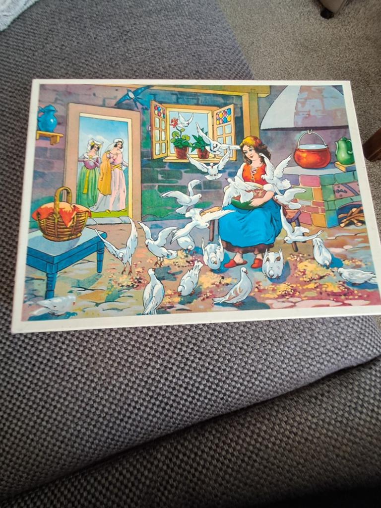 Puzzel Sneeuwitje is compleet en netjes, Ophalen of Verzenden, Meer dan 50 stukjes, Zo goed als nieuw, 6 jaar of ouder
