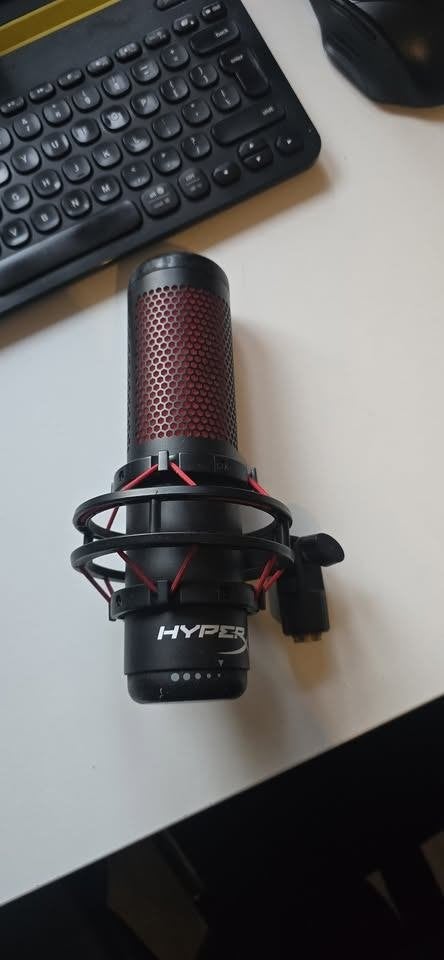 HyperX Quadcast Microphone + Red Support, Ophalen of Verzenden, Gebruikt, Studiomicrofoon