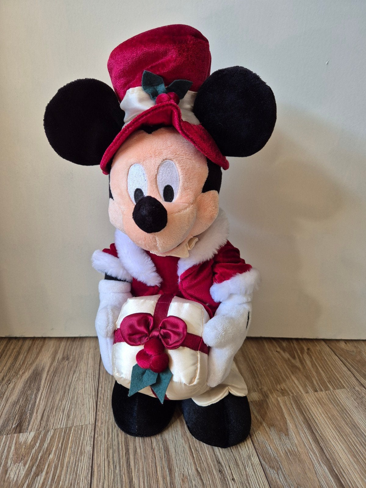 Mickey kerst knuffel Disneyland - 50 cm, Ophalen of Verzenden, Mickey Mouse, Zo goed als nieuw, Knuffel