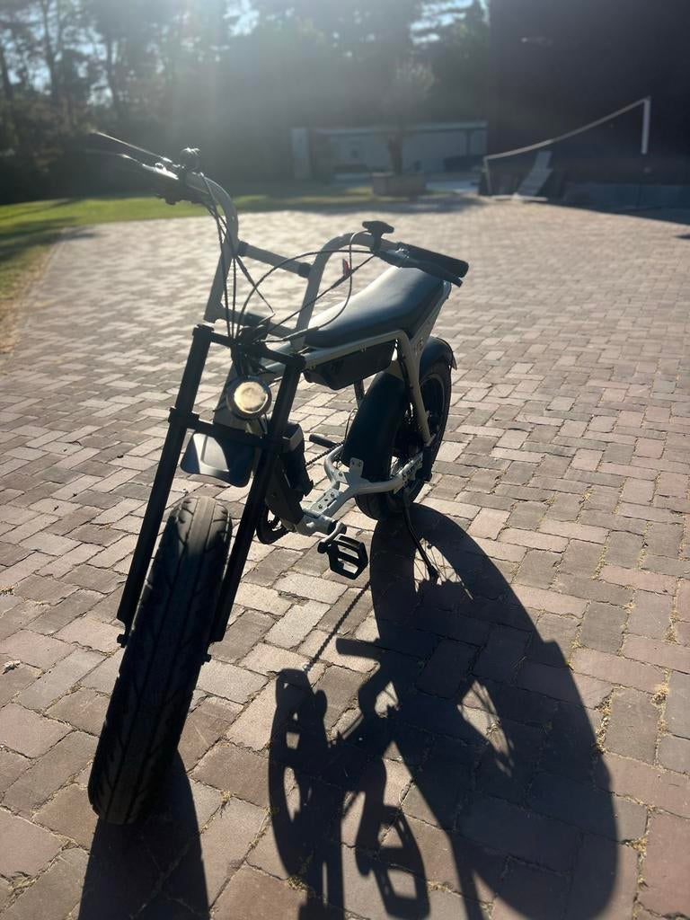 Super 73 ZX met slot en voetsteuntjes, Fietsen en Brommers, Elektrische fietsen, Ophalen, Gebruikt, Overige merken