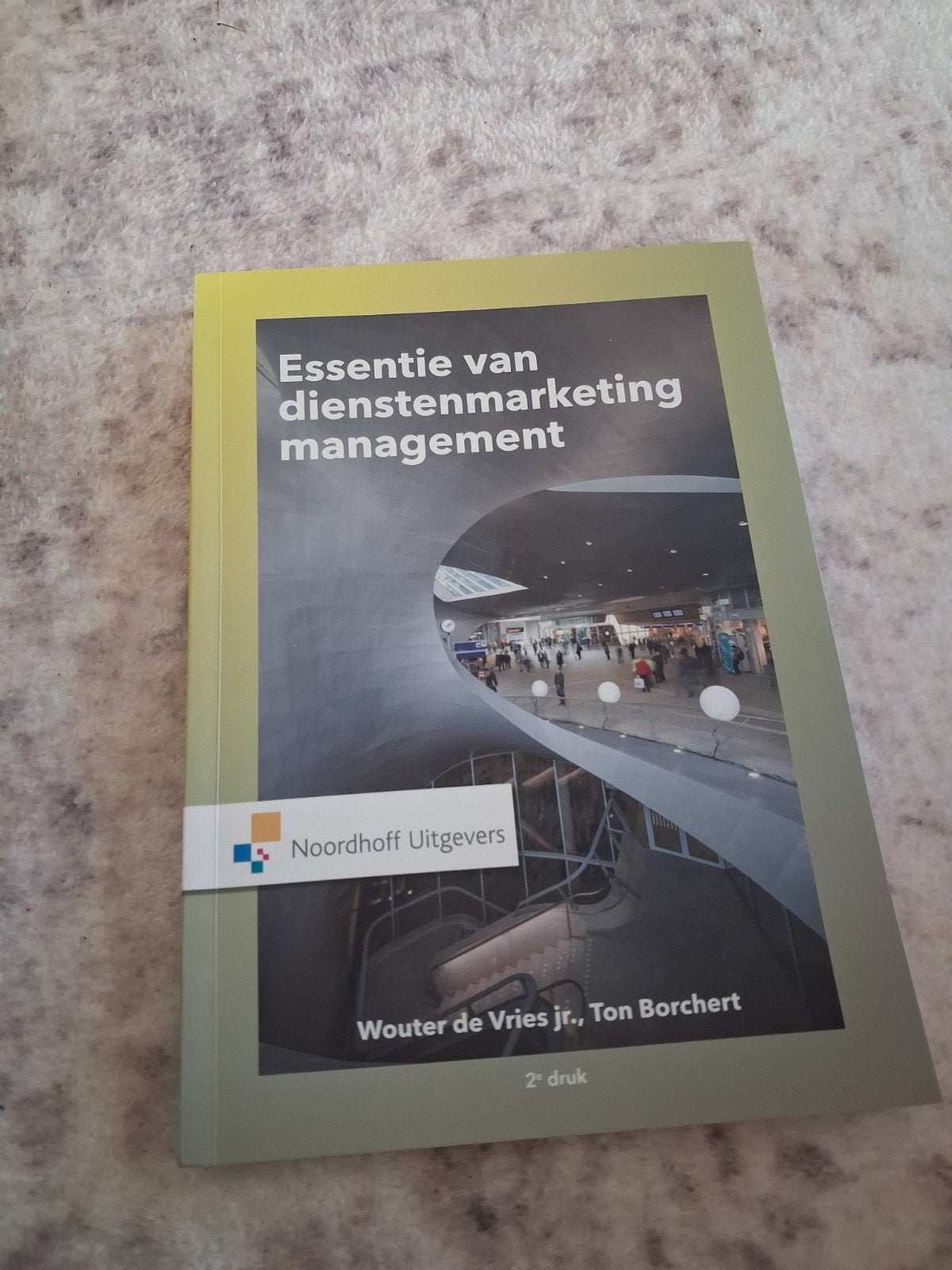 Essentie van dienstenmarketing management - Studieboek, Zo goed als nieuw, Wouter de Vries jr., Ton Borchert, Gamma, HBO