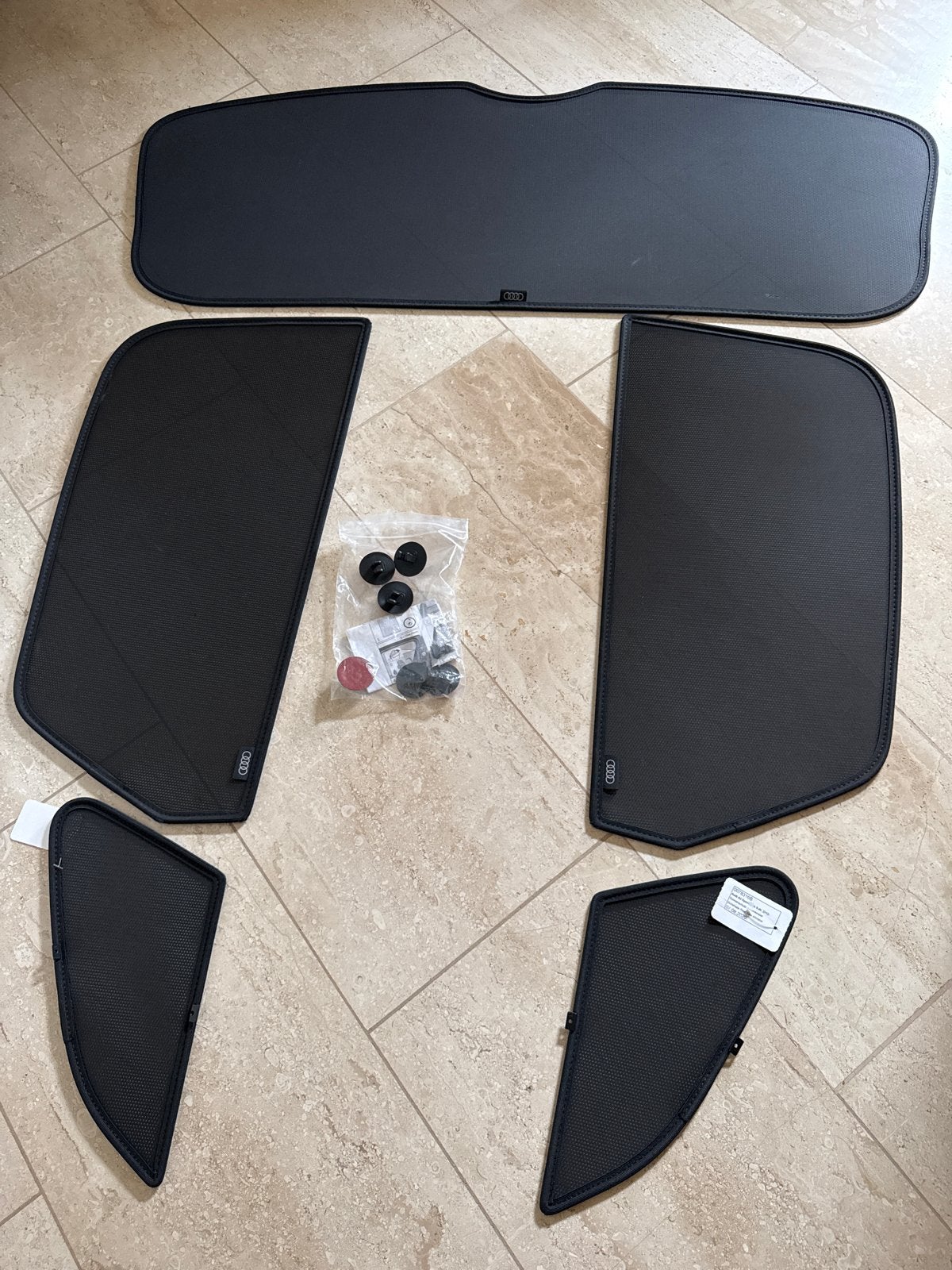 Orginele Audi zonneschermen set (5 stuks) voor achterruiten, Ophalen of Verzenden, Zo goed als nieuw