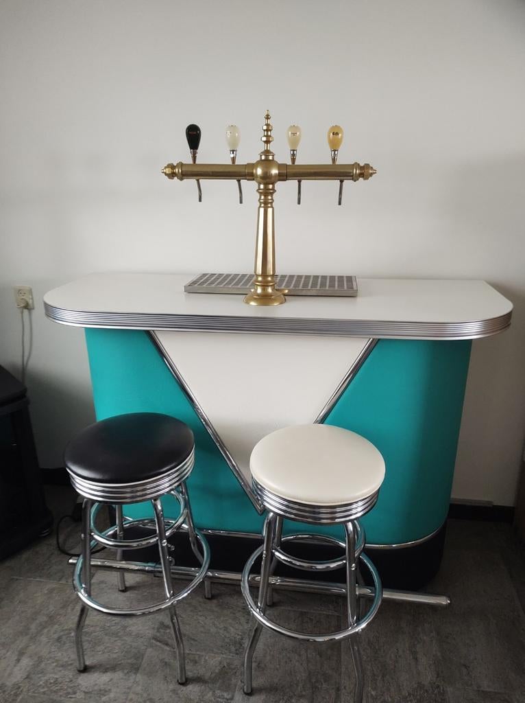 Bar met tap en twee barkrukken, Ophalen of Verzenden