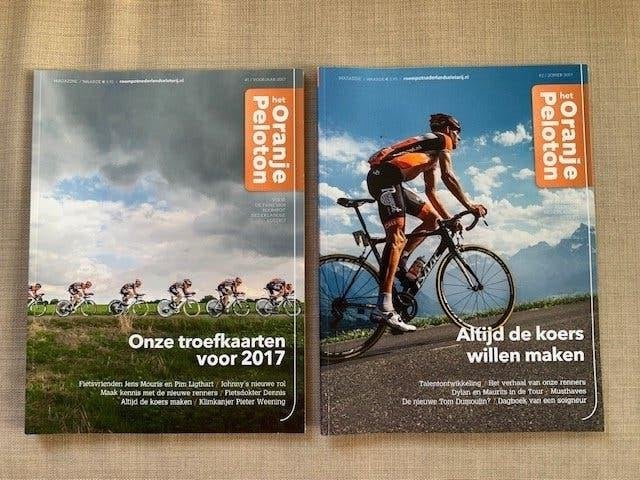 2x Magazine Roompot wielerploeg - Oranje Peleton, Ophalen of Verzenden, Zo goed als nieuw, Buitenlandse clubs, Boek of Tijdschrift